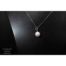 Fresh water pearl pendant 